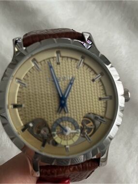 Fossil Men's Silver Case Watch with Beige Leather Strap may need battery